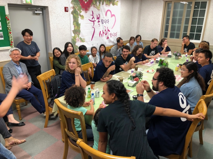 <왜 낮추십니까?>