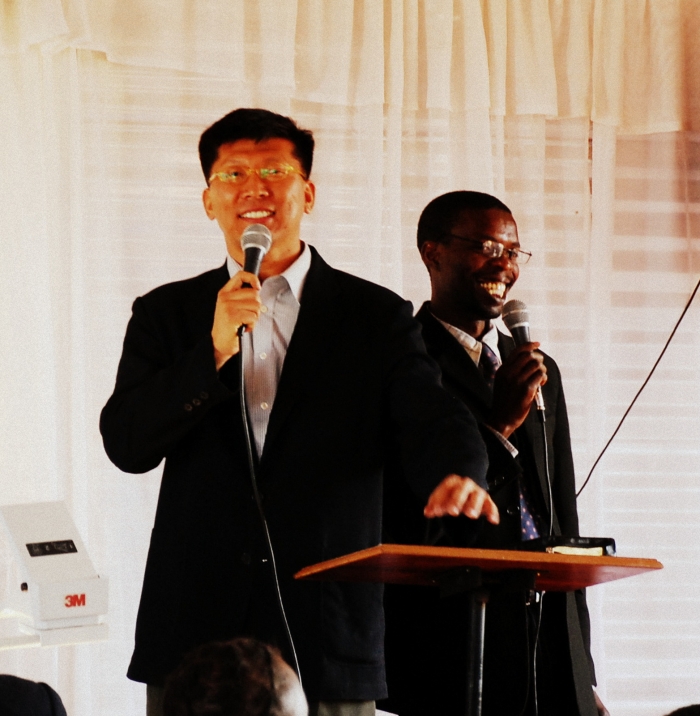 가나 혼인잔치 속에서 < 나 > 가 보입니까?